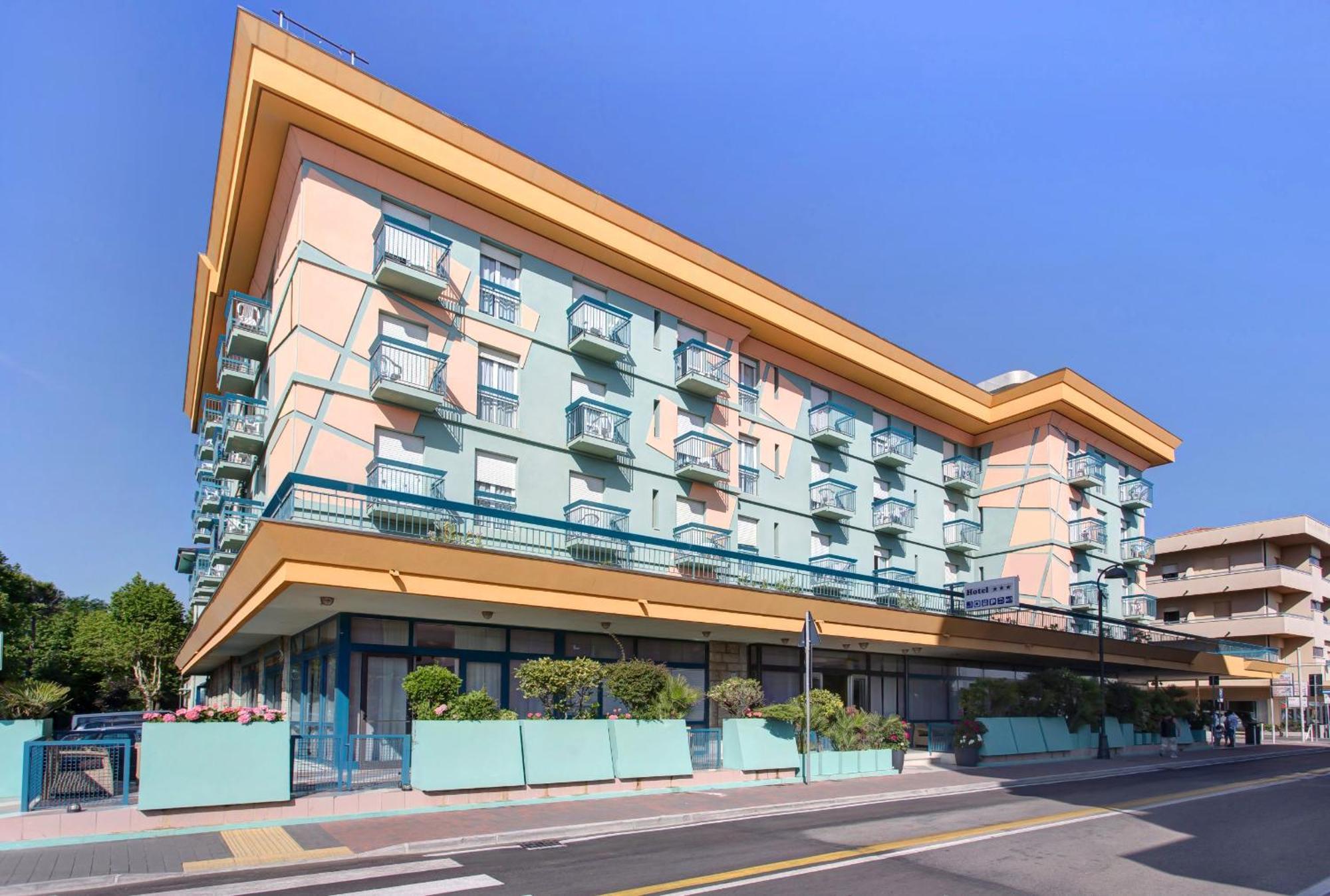 Big Family Hotel Беллария-Иджеа-Марина Экстерьер фото